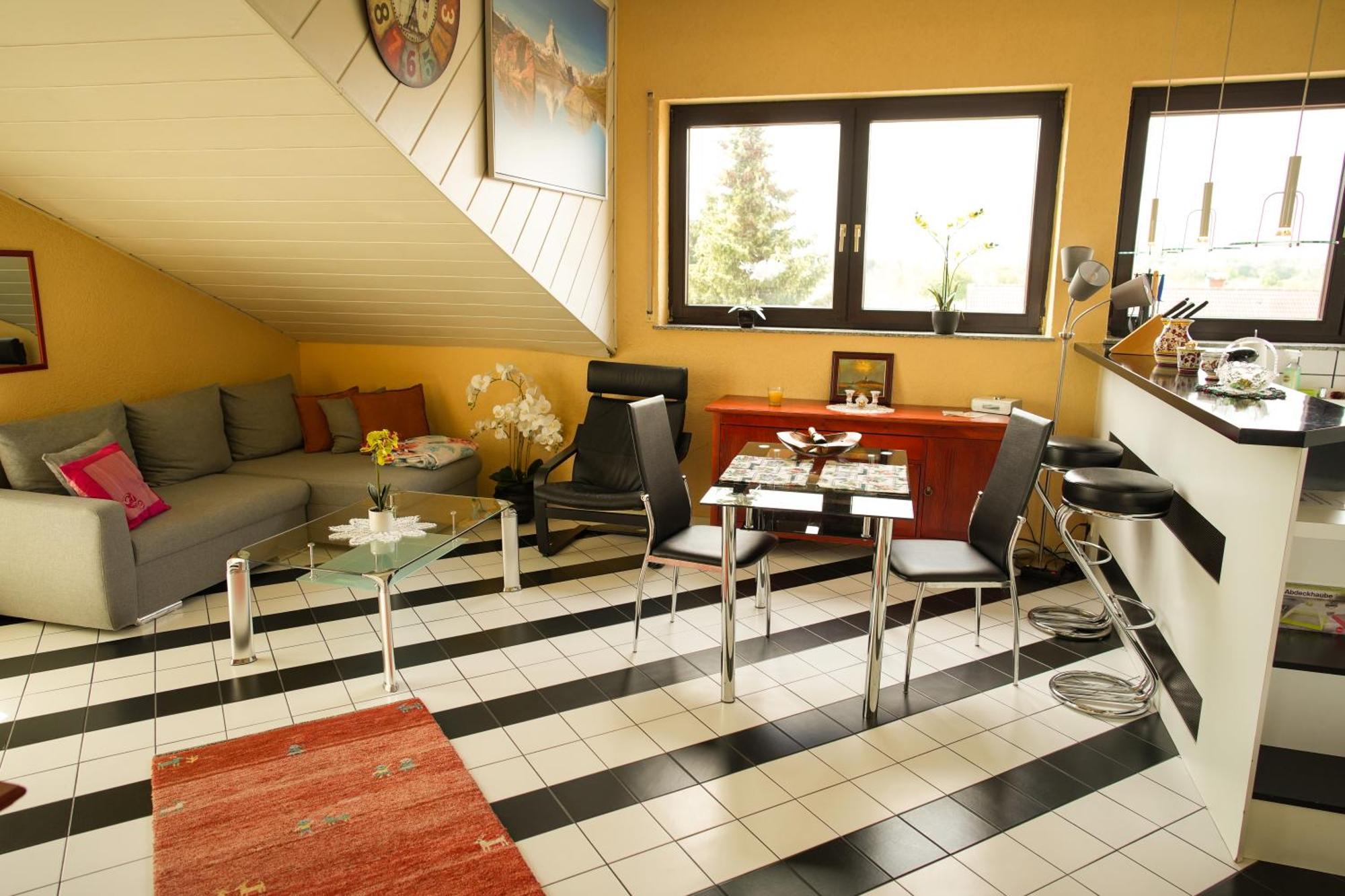 Schoenes Studio In Der Rheinebene, Zentral Gelegen Райнщетен Екстериор снимка